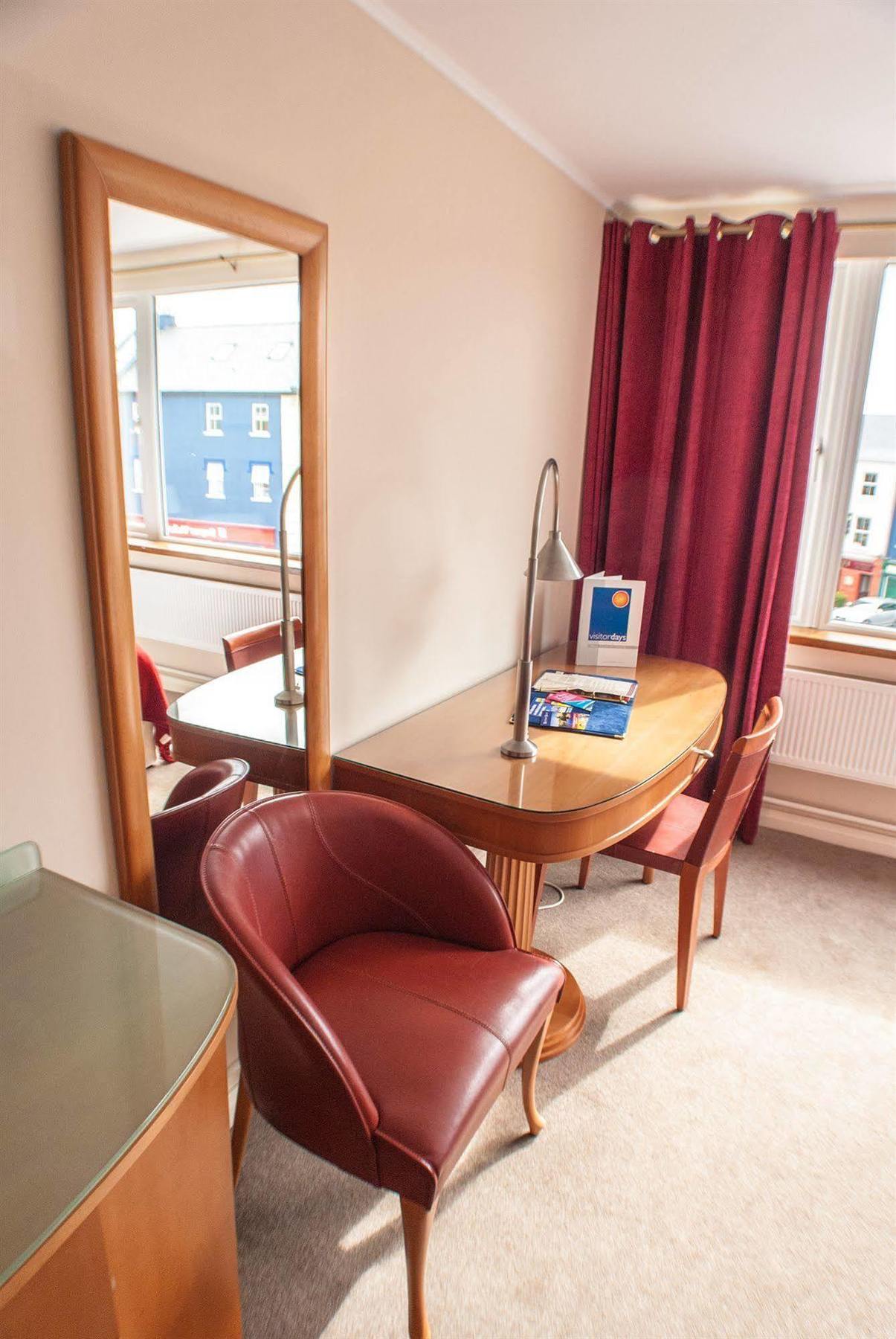 Alcock & Brown Hotel Клифден Экстерьер фото