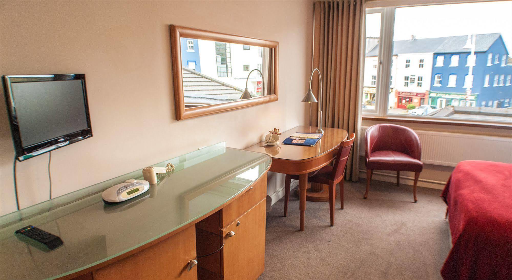 Alcock & Brown Hotel Клифден Экстерьер фото